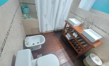 Casa en venta - 3 Dormitorios 2 Baños - 1.100Mts2 - Cariló