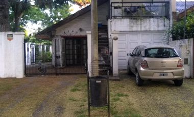 Casa en venta - 4 Dormitorios 3 Baños - 230mts2 - Mar Del Plata