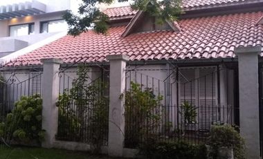 Casa en venta - 4 Dormitorios 3 Baños - 230mts2 - Mar Del Plata