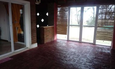 Casa en venta - 2 Dormitorios 2 Baños 1 Cochera - 800Mts2 - Bahía Blanca