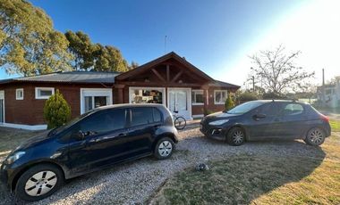 Casa en venta - 2 Dormitorios 2 Baños 1 Cochera - 800Mts2 - Bahía Blanca