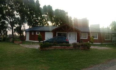 Casa en venta - 2 Dormitorios 2 Baños 1 Cochera - 800Mts2 - Bahía Blanca