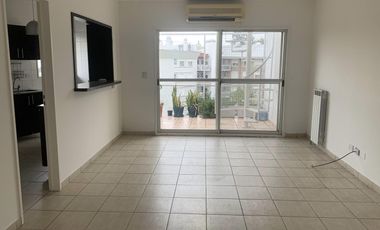 Departamento en  ALQUILER en Talar De Martinez, con terraza y  cochera