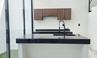 Venta de Casa de 2 Recámaras en el Coto Privado con alberca Mina de Oro