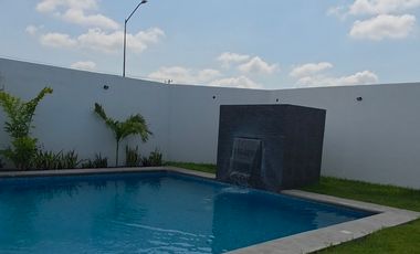 Venta de Casa de 2 Recámaras en el Coto Privado con alberca Mina de Oro