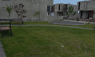Venta de Casa de 2 Recámaras en el Coto Privado con alberca Mina de Oro