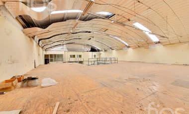 Venta Inmueble Comercial con Galpón, Entrepiso y Oficinas en Barrio Luis Agote