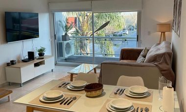 Casa en alquiler - 1 Dormitorio 1 Baño - 80Mts2 - Berazategui