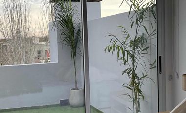 Casa en alquiler - 1 Dormitorio 1 Baño - 80Mts2 - Berazategui