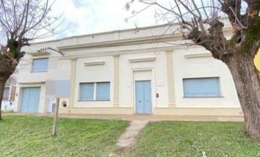 Casa en venta - 4 Dormitorios 3 Baños - Cochera - 388Mts2 - Villa Ramallo