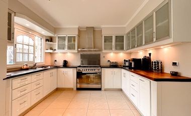 Venta casa chalet 5 ambientes zona playa grande cochera doble