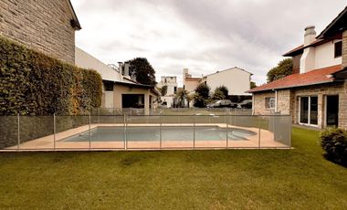 Venta casa chalet 5 ambientes zona playa grande cochera doble