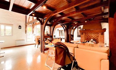 Venta casa chalet 5 ambientes zona playa grande cochera doble