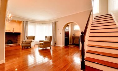 Venta casa chalet 5 ambientes zona playa grande cochera doble