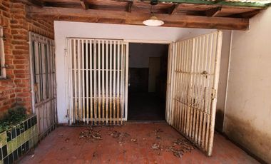 Casa en venta - 2 Dormitorios 1 Baño - 900Mts2 - Villa Elisa, La Plata