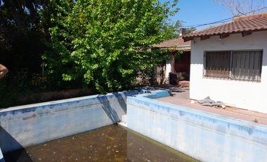Casa en venta - 2 Dormitorios 1 Baño - 900Mts2 - Villa Elisa, La Plata