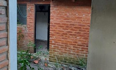 Casa en venta - 2 Dormitorios 1 Baño - 900Mts2 - Villa Elisa, La Plata