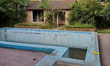 Casa en venta - 2 Dormitorios 1 Baño - 900Mts2 - Villa Elisa, La Plata