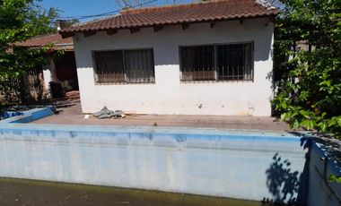 Casa en venta - 2 Dormitorios 1 Baño - 900Mts2 - Villa Elisa, La Plata