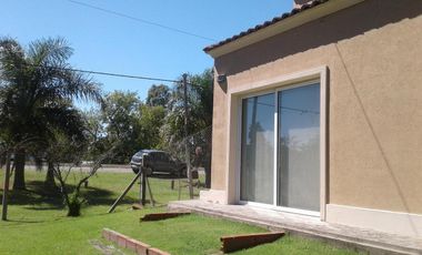 Casa en venta - 3 Dormitorios 4 Baños 4 Cocheras - 550Mts2 - Villa Elisa [FINANCIADA]