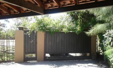 Casa en venta - 3 Dormitorios 4 Baños 4 Cocheras - 550Mts2 - Villa Elisa [FINANCIADA]