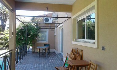 Casa en venta - 3 Dormitorios 4 Baños 4 Cocheras - 550Mts2 - Villa Elisa [FINANCIADA]