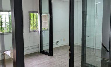 Depósito en alquiler - Oficinas - Baños - Cocheras - 1.280Mts2 - Paternal