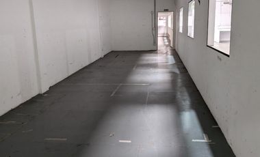 Depósito en alquiler - Oficinas - Baños - Cocheras - 1.280Mts2 - Paternal