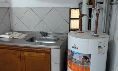 Depósito en alquiler - Oficinas - Baños - Cocheras - 1.280Mts2 - Paternal