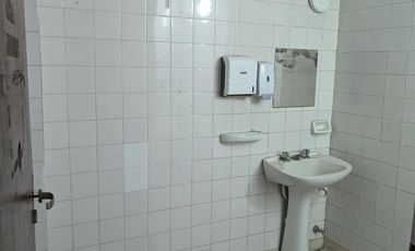Depósito en alquiler - Oficinas - Baños - Cocheras - 1.280Mts2 - Paternal