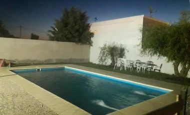 Casa en venta - 3 Dormitorios 1 Baño - 600mts2 - Lobos