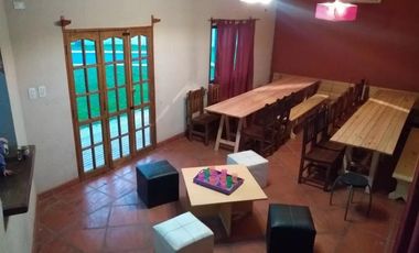 Casa en venta - 3 Dormitorios 1 Baño - 600mts2 - Lobos