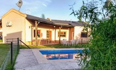 Casa en venta - 3 Dormitorios 1 Baño - 600mts2 - Lobos