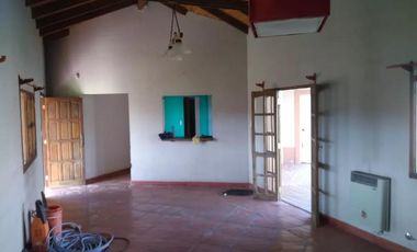 Casa en venta - 3 Dormitorios 1 Baño - 600mts2 - Lobos