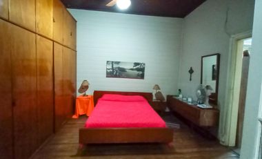 Venta PH en Remedios De Escalada 3 ambientes al Frente con entrada de auto.