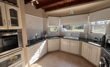 Chalet 5 ambientes VENTA Country El Paraíso