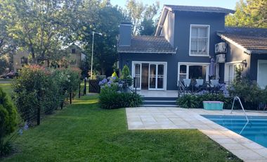 Chalet 5 ambientes VENTA Country El Paraíso