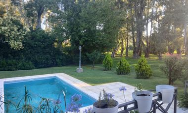 Chalet 5 ambientes VENTA Country El Paraíso