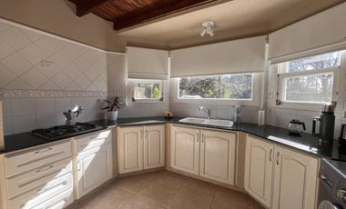 Chalet 5 ambientes VENTA Country El Paraíso