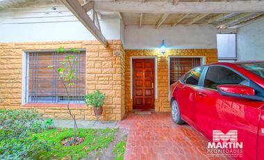 Casa chalet en venta  en Beccar 5 ambientes con dependencia de servicio