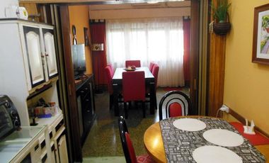 Casa en venta - 3 Dormitorios 2 Baños - 393mts2 - Zárate