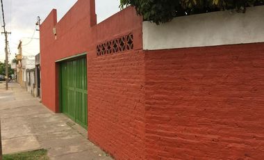 Casa en venta - 3 Dormitorios 2 Baños - 393mts2 - Zárate