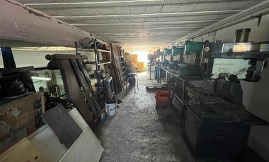 Excelente galpón y departamento en Planta alta en Martin Coronado