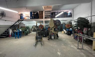 Excelente galpón y departamento en Planta alta en Martin Coronado