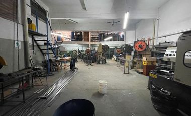 Excelente galpón y departamento en Planta alta en Martin Coronado