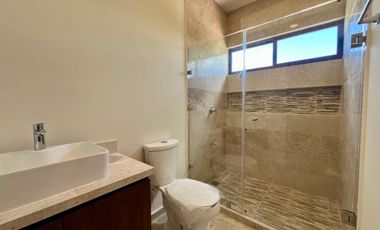 CASA EN VENTA EN PARQUE NATURA, 4 HABS Y ALBERCA