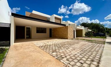 CASA EN VENTA EN PARQUE NATURA, 4 HABS Y ALBERCA