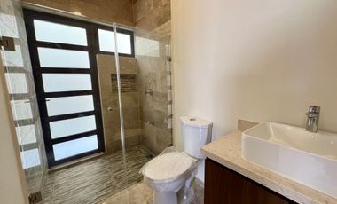 CASA EN VENTA EN PARQUE NATURA, 4 HABS Y ALBERCA