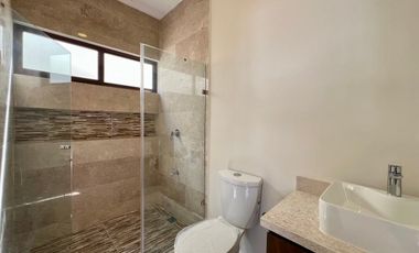 CASA EN VENTA EN PARQUE NATURA, 4 HABS Y ALBERCA