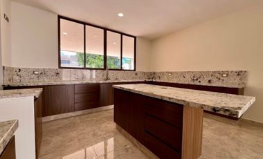 CASA EN VENTA EN PARQUE NATURA, 4 HABS Y ALBERCA